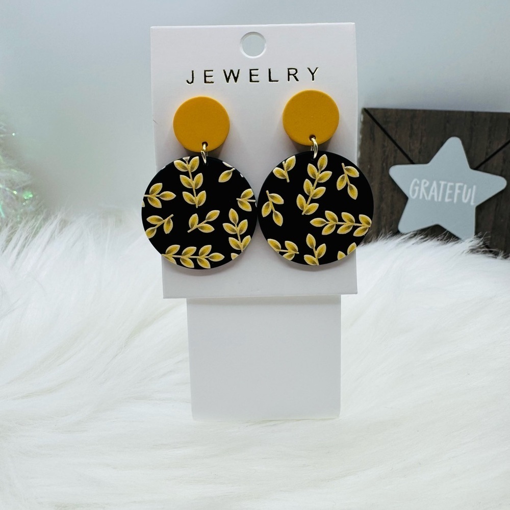 Chic Leaf Pattern Round Acrylic Dangle Earrings